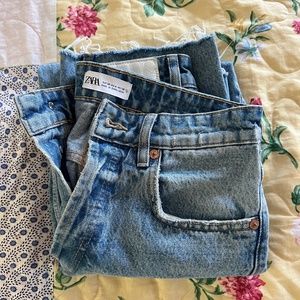 Zara Wider Leg Straight Jean